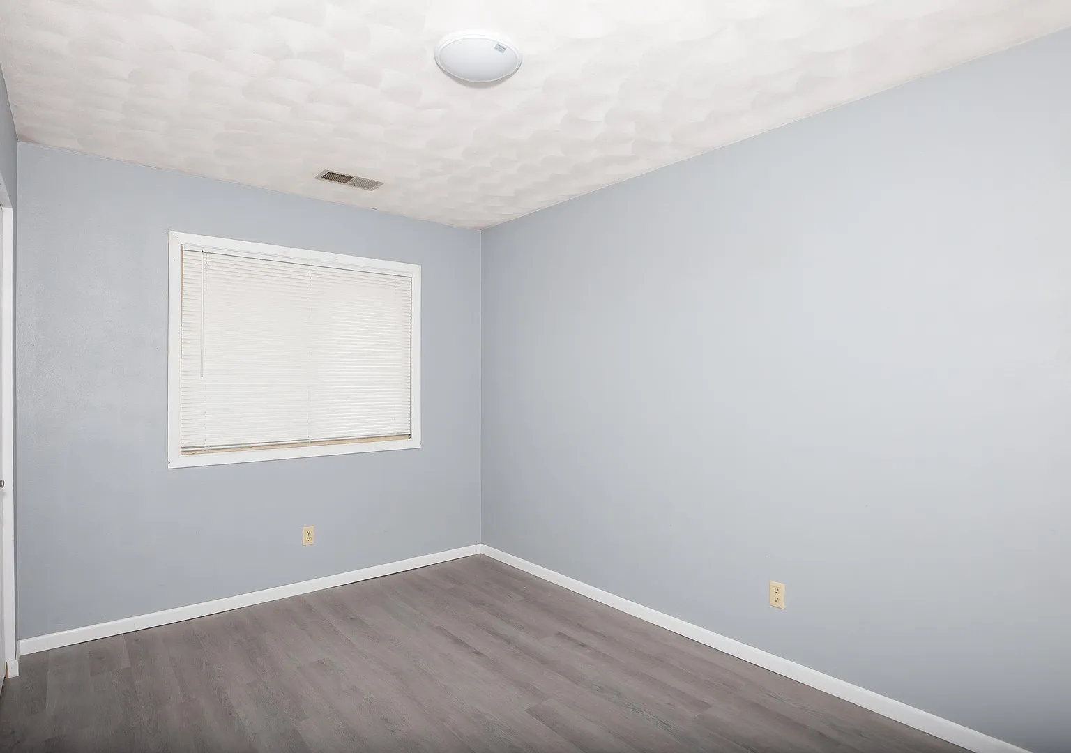 2 bed, 750 sqft, $1,100 — Photo 4
