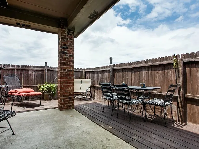4200 Mesa Dr — Photo 3