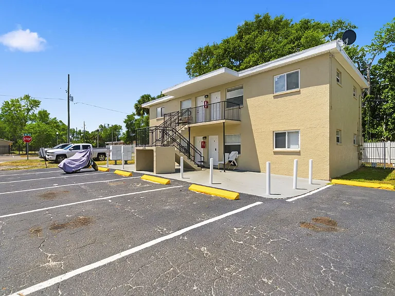 1799 Russell St S #3 — Photo 3
