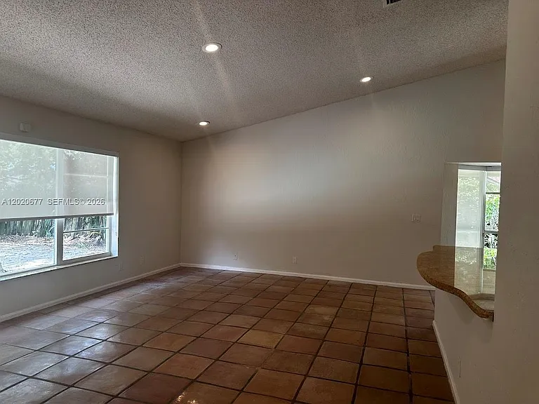 1200 NW 101st Ave — Photo 11