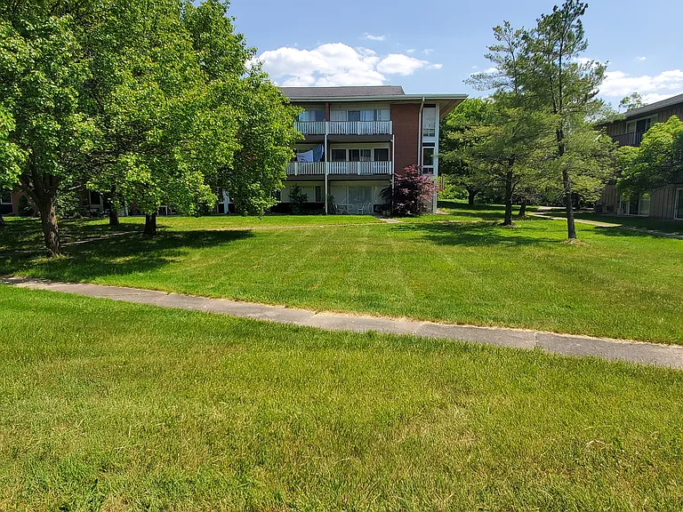 2248 N Triphammer Rd #4 — Photo 21