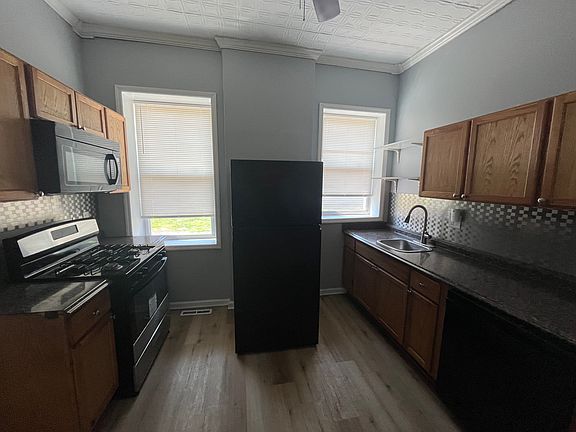 2nd image of 249 Liberty St #1