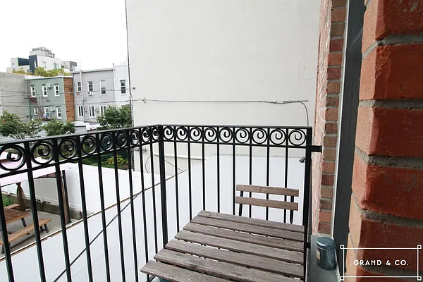 Rented by Grand & Co. | media 12