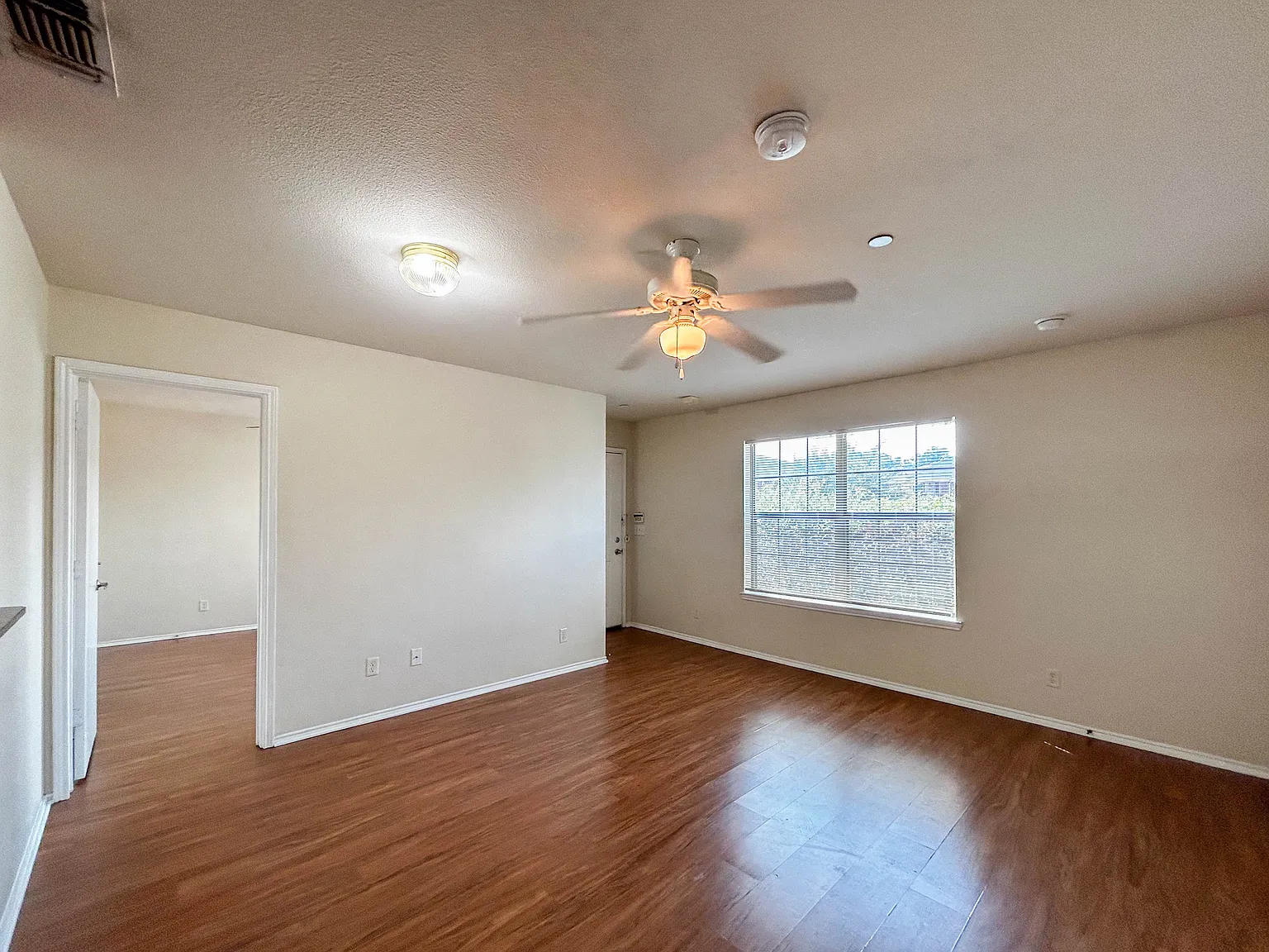 1126 Avenue A Denton — Photo 4