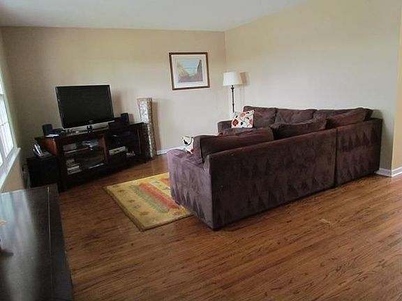 2nd image of 15 Sandpiper Ln