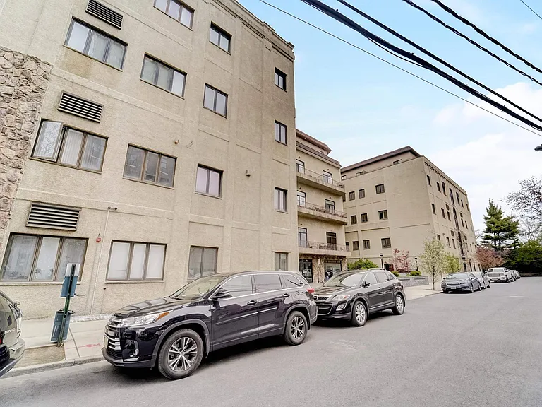 75 Liberty Ave #D30 — Photo 35
