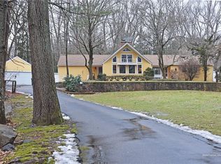 527 Middle Rd, East Greenwich, RI 02818