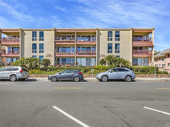 3rd image of 484 Cliff Dr APT 18