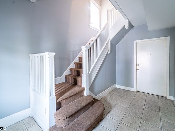3rd image of 84 Farley Ave
