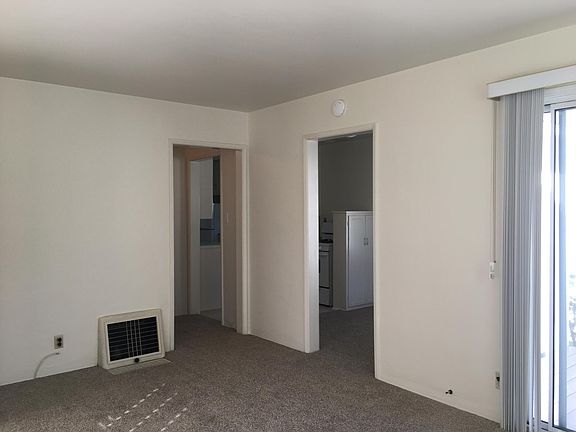 Doorway to hall & to dining area