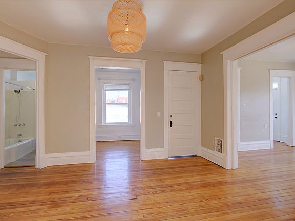 5th image of 1816 Broadway Blvd APT B