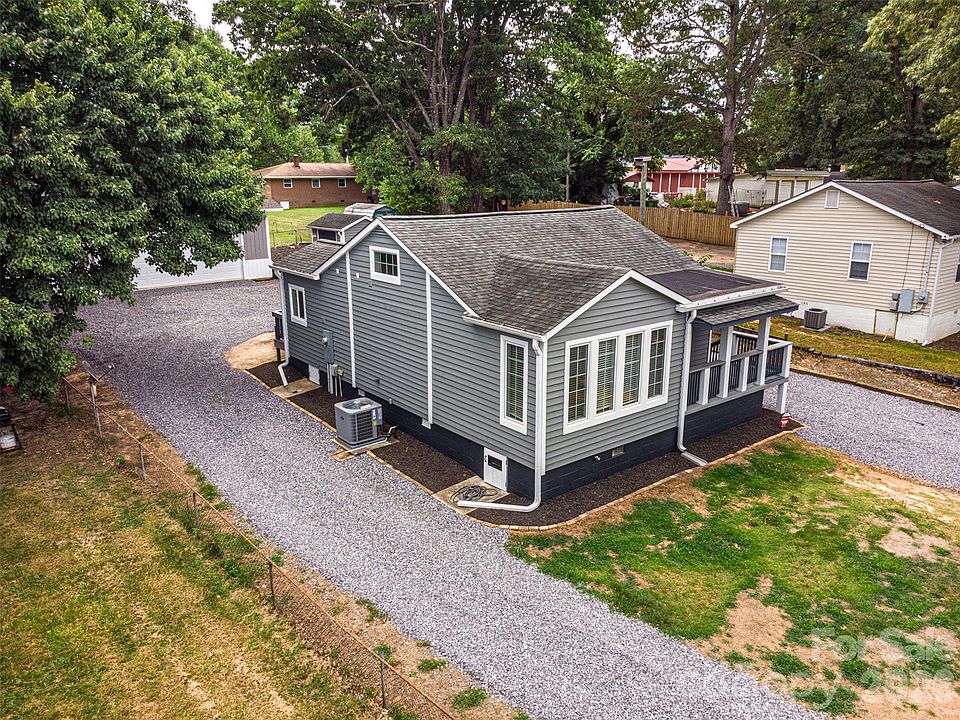 1st image of 233 Eastside Dr