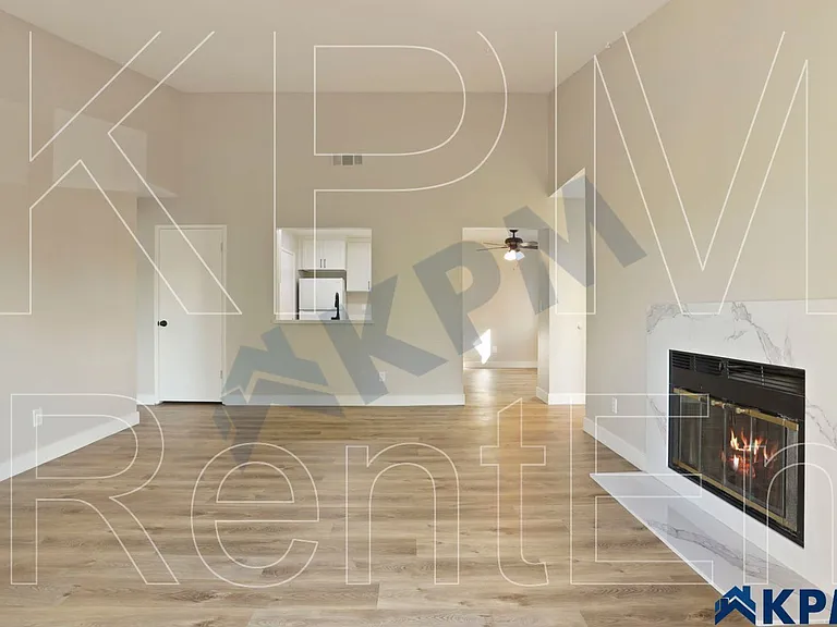 Stamford Court Apartments — Photo 20