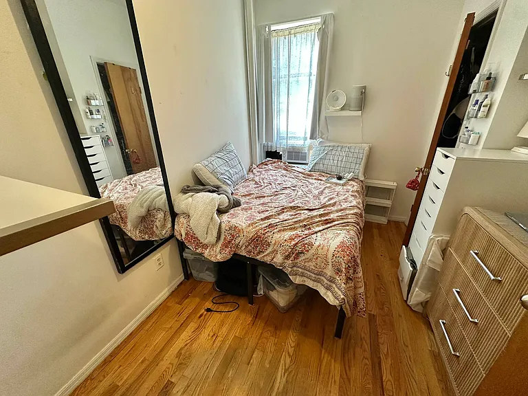 135 W 10th St #19 — Photo 3