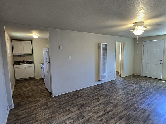 2nd image of 541 Cardenas Dr SE