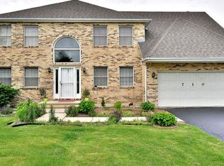 710 N Rohlwing Rd, Addison, IL 60101