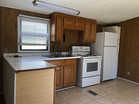 2nd image of 3025 Tew St #4