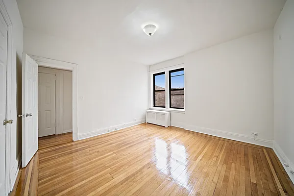 Rented by Bond New York | media 4