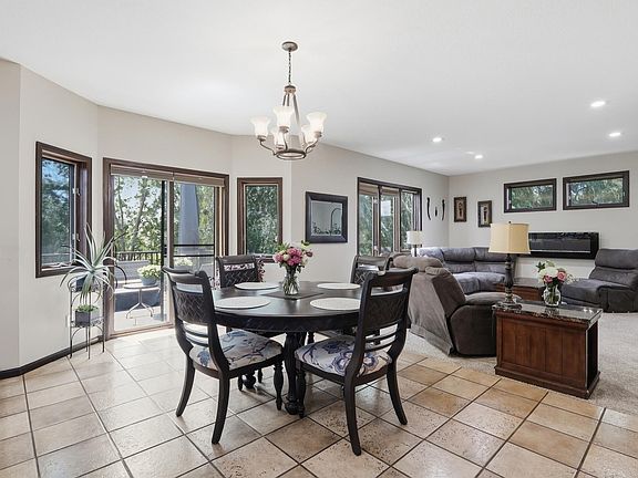 4th image of 1309 Deerview Ct SE