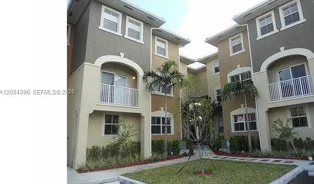 Coronado At Doral Ix Cond — Photo 1