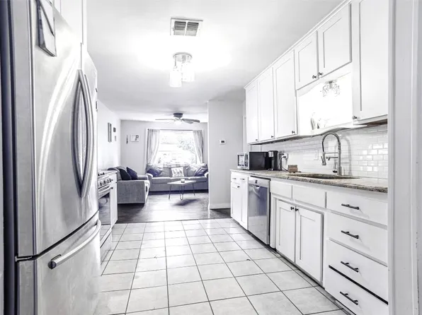 3115 Ash Park Dr, Richland Hills, TX 76118