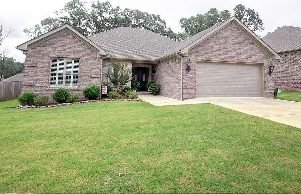 1st image of 932 Millers Glen Dr