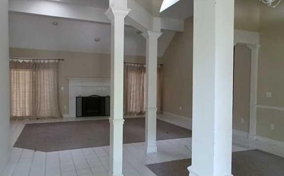 3rd image of 5208 Oak Cove Ln