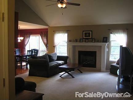 3rd image of 4441 Pondview Dr