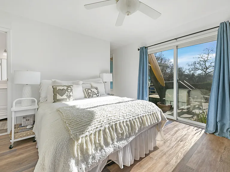 75 Bryan Rd — Photo 18