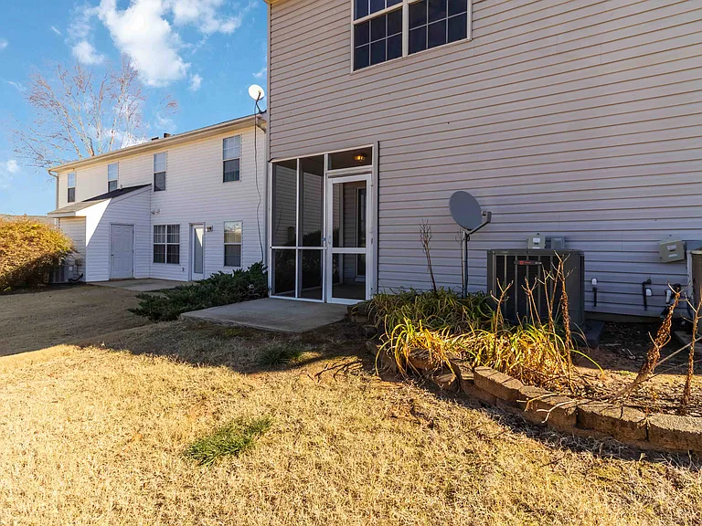 44 Hayfield Ln — Photo 37