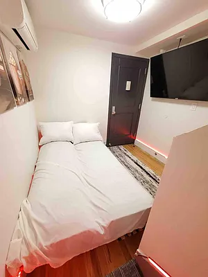 Rented by Sterling Holdings | media 31