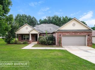 877 Crescent Ln, Griffin, GA 30224