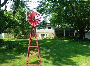 590 Lehigh Rd, Rochester, MI 48307