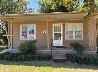 816 S 20th St, Chickasha, OK 73018