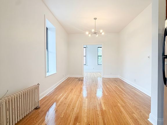 4th image of 307 Hancock St APT 2