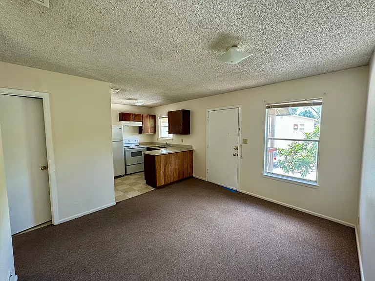 1523 Quintana Rd #18 — Photo 1