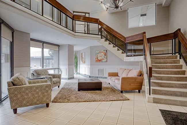 363 Colborne Street London — Photo 2