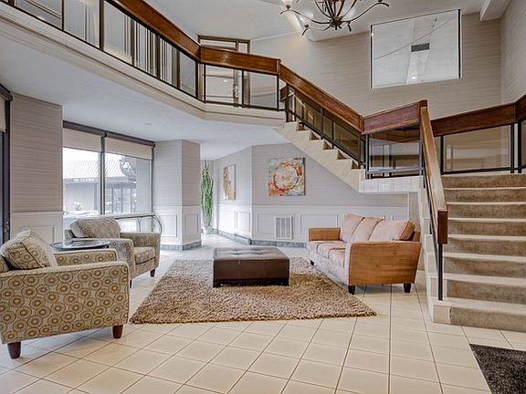 2nd image of 363 Colborne St #905
