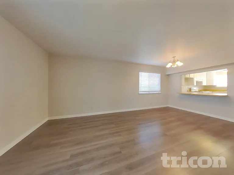 1630 E Lake Ct — Photo 4