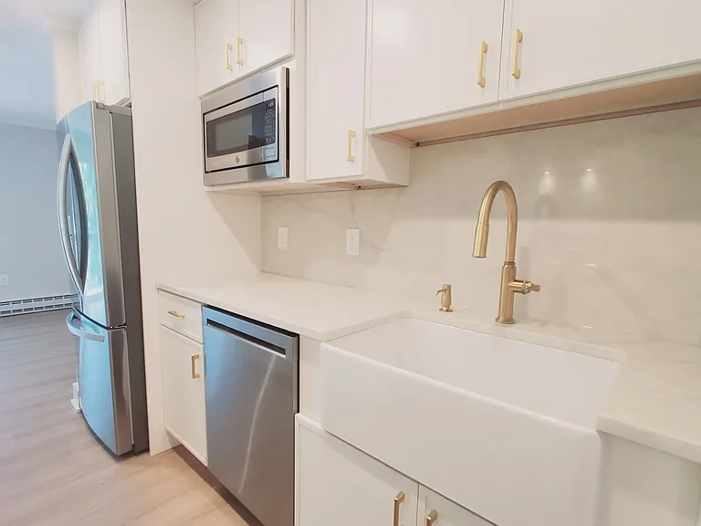 85 Riverside Ave #F7 — Photo 5