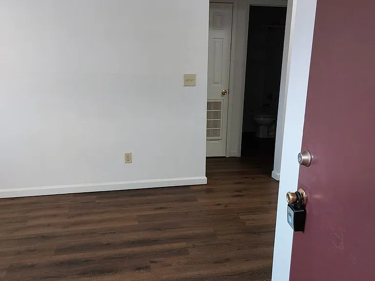 2250 S Oliver Ave — Photo 11