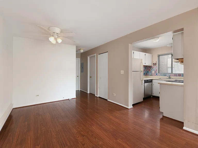 425 Berkshire Dr #16 — Photo 5