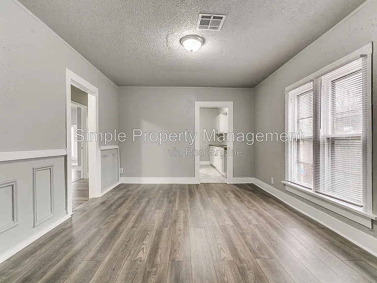 1728 NE Euclid St — Photo 9