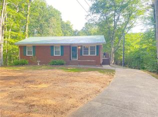 1045 Haywood St, Eden, NC 27288