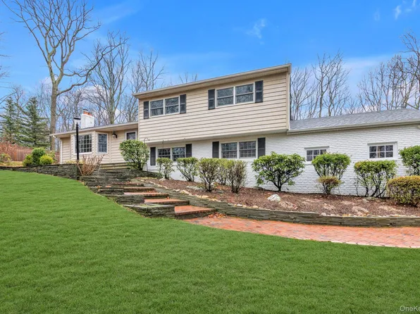 64 Bankside Drive, Centerport, NY 11721