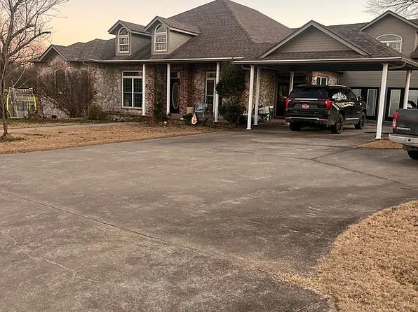 506 NE H St, Stigler, OK 74462