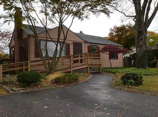 20 Ideal Ct, Warwick, RI 02818