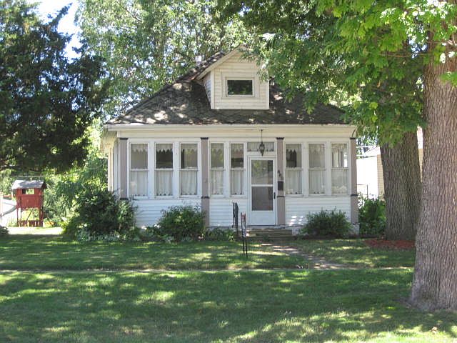 1st image of 480 Montgomery Ave