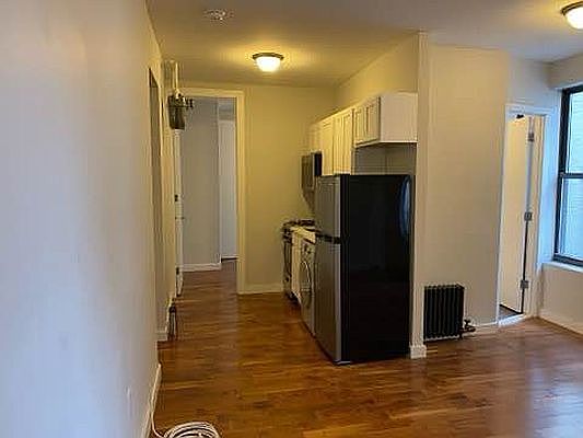 5th image of 1571 Lexington Ave #11A