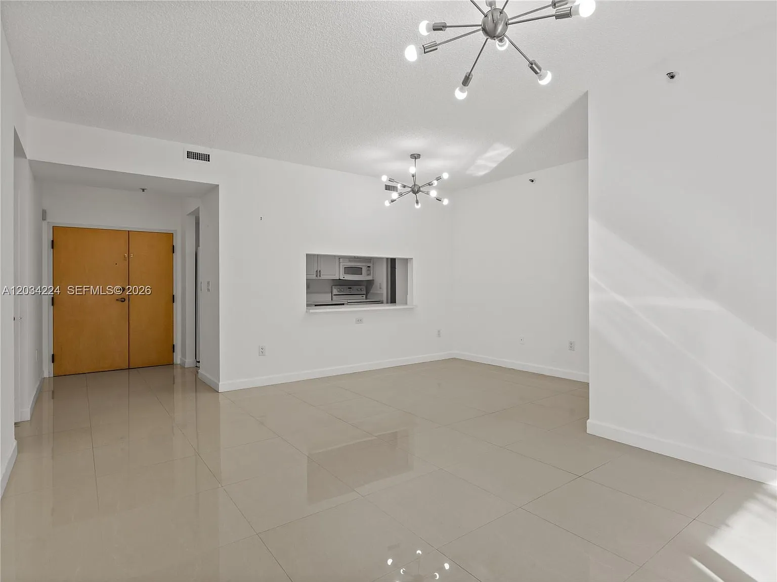 Doral House Condo No 2 — Photo 3